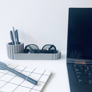 ארגונית בטון לשולחן העבודה