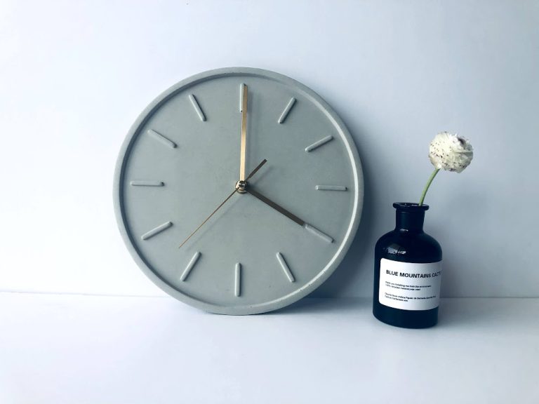 שעון 24 אפור 1